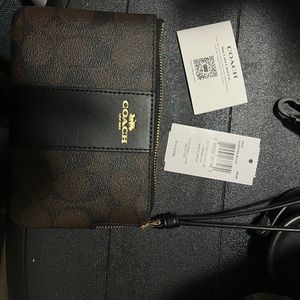 Coach wristlet **SOLD***^